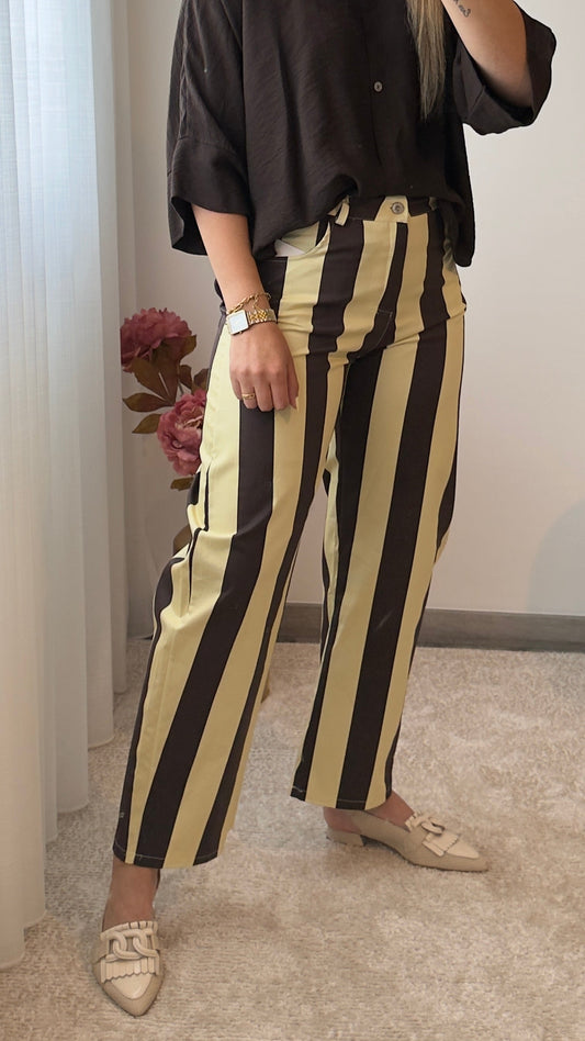 Calça riscada