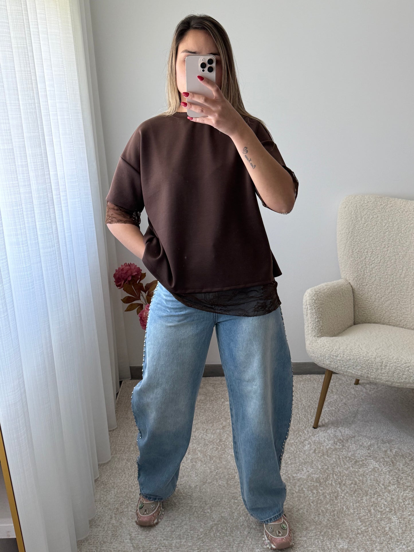 T-shirt com renda