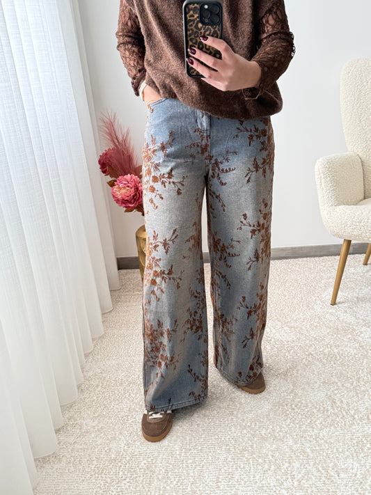 Calça flores em veludo