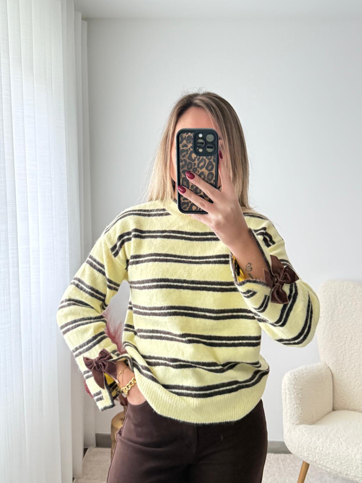 Malha riscada e com laço